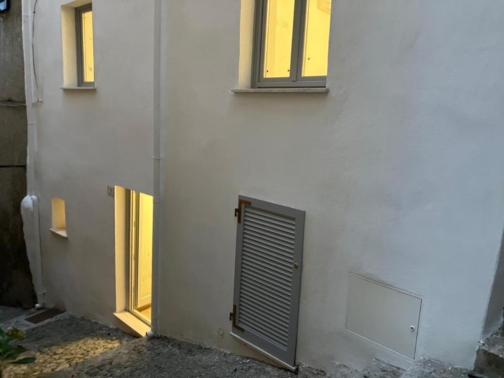 Bed and Breakfast Residenza Nel Borgo L'Appusentu Castelsardo Exterior foto